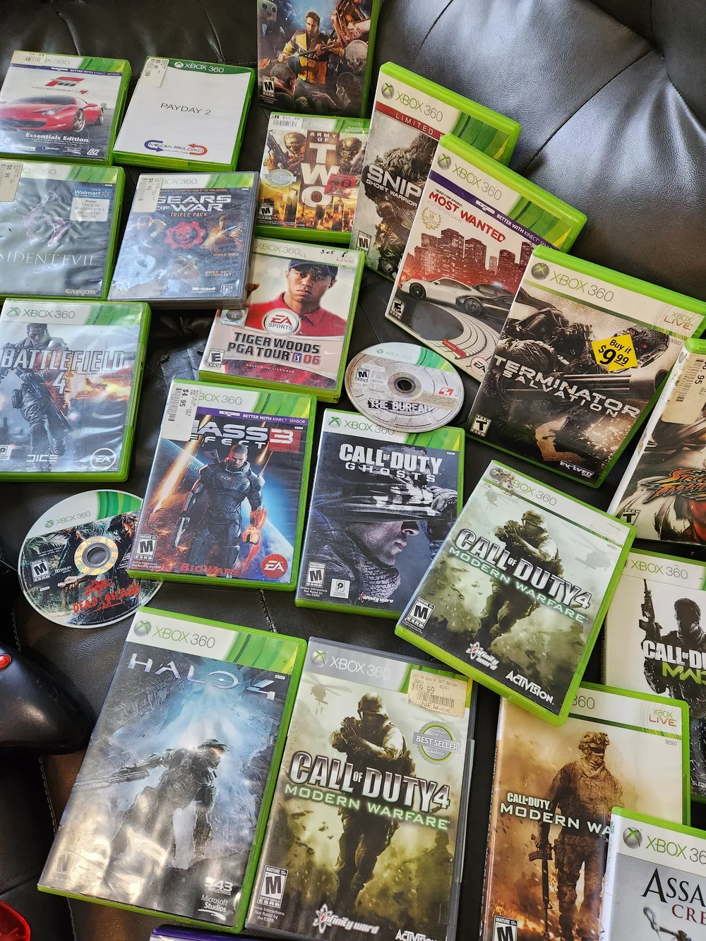 Xbox 360 Console Bundle with 32 Games & 5 Controllers Plus Kinect